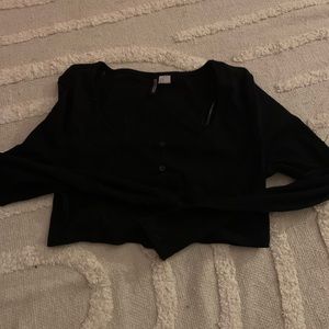 h&m cropped-button up long sleeve shirt